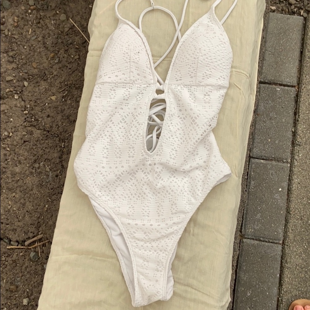 One piece swim suit